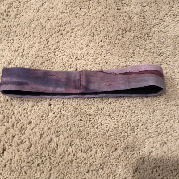 Lululemon flyaway tamer headband - Picture 3 of 4